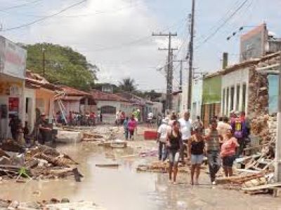 Zema reduziu em 96% o repasse de verbas para prevenção de impactos das chuvas em MG